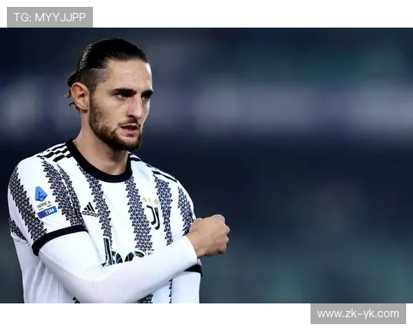 全球足坛最耀眼的几位足球明星及其传奇故事分析